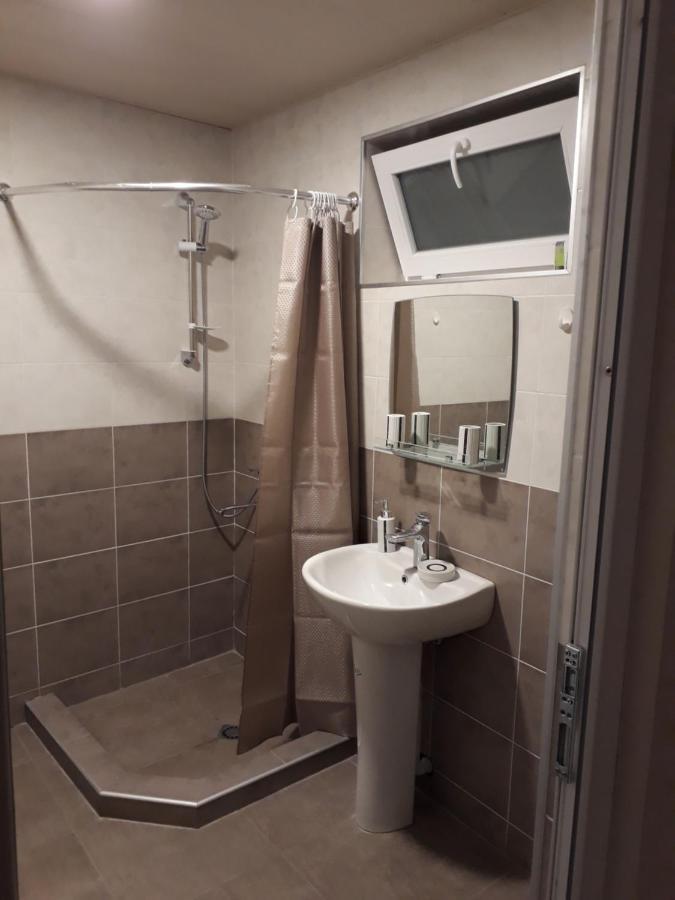 2 Bedroom Apartment In Chugureti Тбілісі Екстер'єр фото