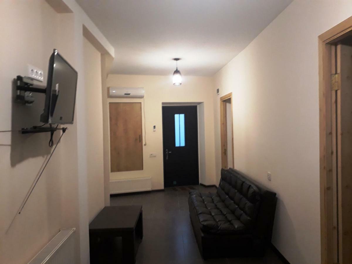 2 Bedroom Apartment In Chugureti Тбілісі Екстер'єр фото