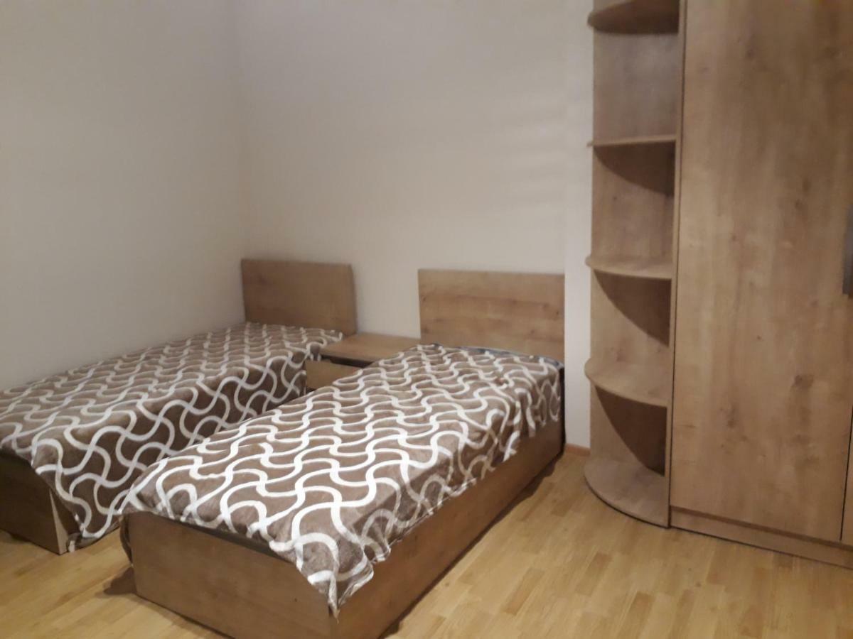 2 Bedroom Apartment In Chugureti Тбілісі Екстер'єр фото