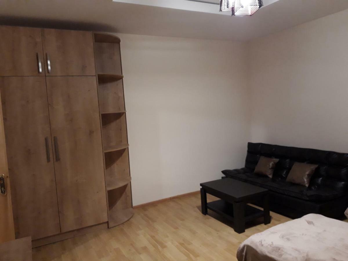 2 Bedroom Apartment In Chugureti Тбілісі Екстер'єр фото