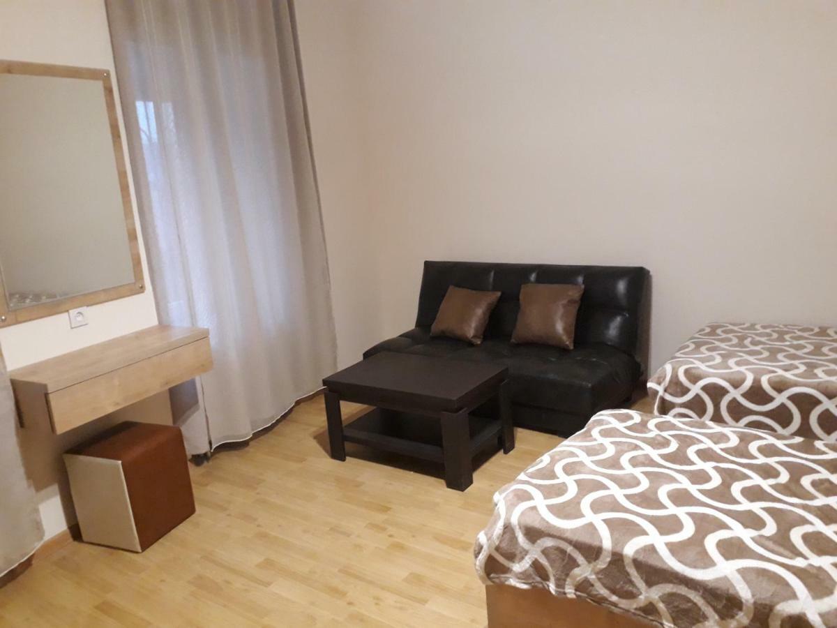 2 Bedroom Apartment In Chugureti Тбілісі Екстер'єр фото