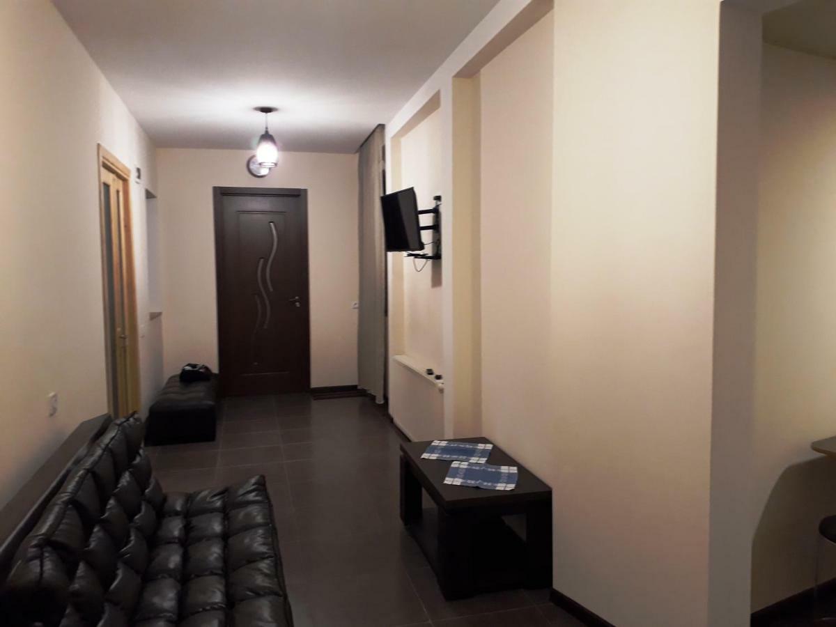 2 Bedroom Apartment In Chugureti Тбілісі Екстер'єр фото